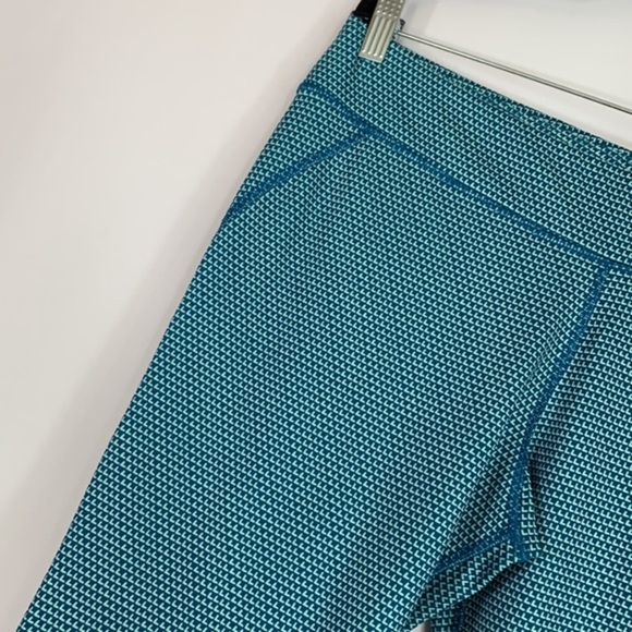 Under Armour Blue Design Athletic Leggings - Picture 3 of 8